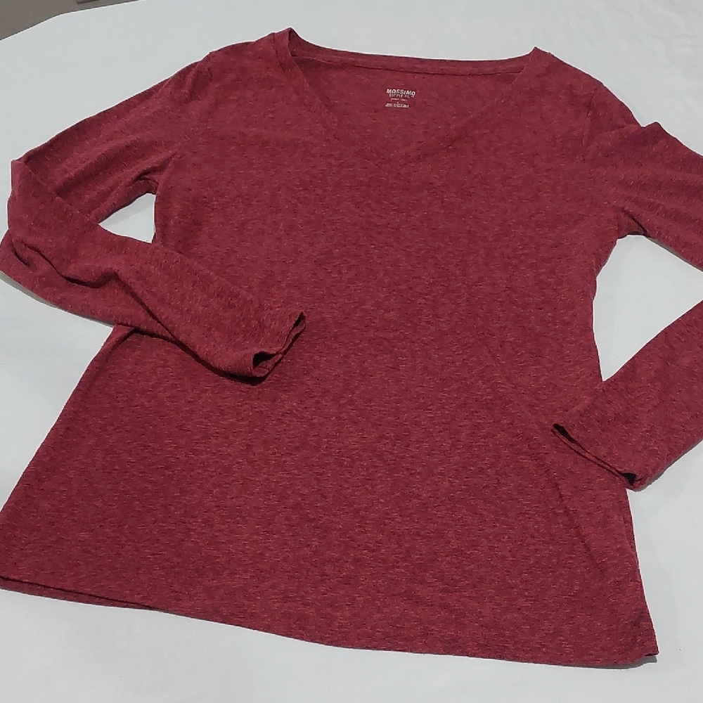 Mossimo Women's Red V-Neck Top.Size Large